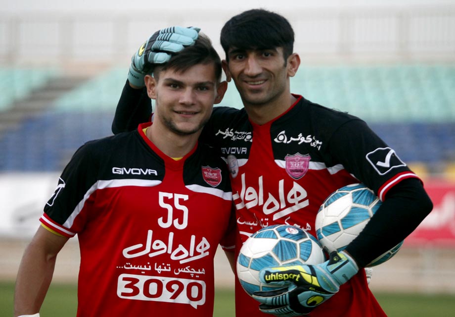 استقبال گرم بیرانوند از دروازبان جدید پرسپولیس+عکس