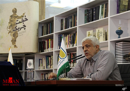 جنگ را از هر زاویهای ببینیم برکت است/ در انتشار کتب دفاعمقدس باید جرات داشت جنگ را از هر زاویهای ببینیم برکت است/ در انتشار کتب دفاعمقدس باید جرات داشت