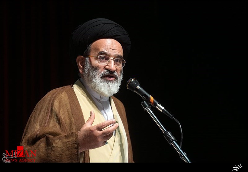 کسی که روحیه اشرافی‌گری دارد نباید در پستی قرار گیرد
