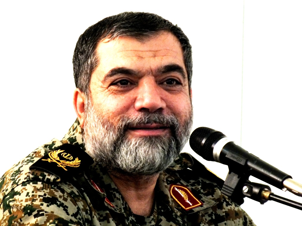اگر درهای تسلیحات نظامی به روی ما بسته شود باز قادر به دفاعیم/ در هشت سال دفاع مقدس یک عده به دنبال پر کردن ساکهای خود از پول بودند اگر درهای تسلیحات نظامی به روی ما بسته شود باز قادر به دفاعیم/ در هشت سال دفاع مقدس یک عده به دنبال پر کردن ساکهای خود از پول بودند