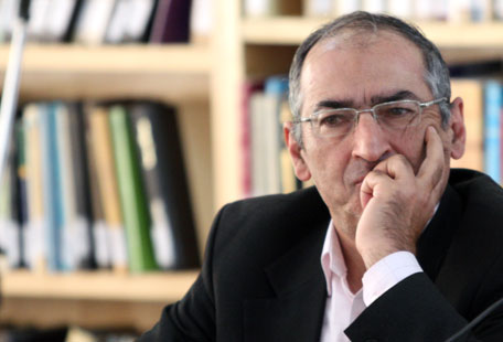 کنایه کیهان به غیرقانونی دانستن برگرداندن حقوق های نجومی توسط زیباکلام