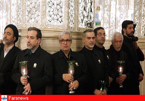 چهرههای سرشناس در لباس خادمی امام رضا(ع)+تصاویر چهرههای سرشناس در لباس خادمی امام رضا(ع)+تصاویر