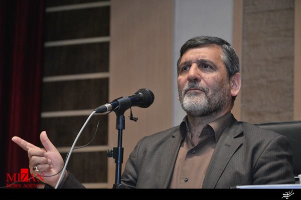 دشمن با الفاظ دیپلماتیک به دنبال باج‌گیری از ماست/ جریان واقعی انقلاب فراتر از دولت‌ها و دیپلماسی است