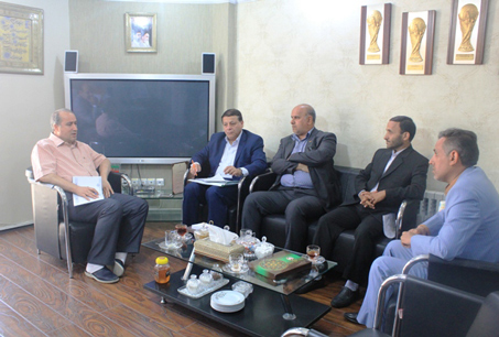 نشست تاج با رئیس هیئت فوتبال استان خوزستان