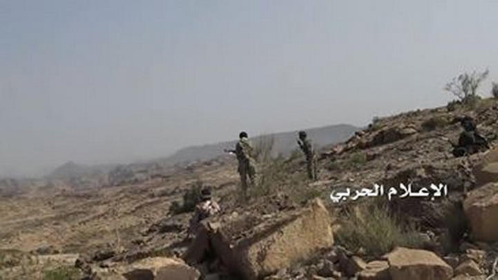 برافراشتن پرچم یمن بر فراز کوه‌های «نجران» عربستان+عکس