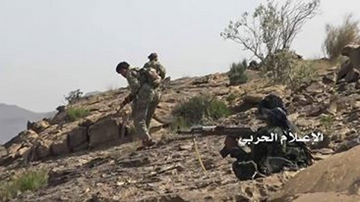 برافراشتن پرچم یمن بر فراز کوه‌های «نجران» عربستان+عکس