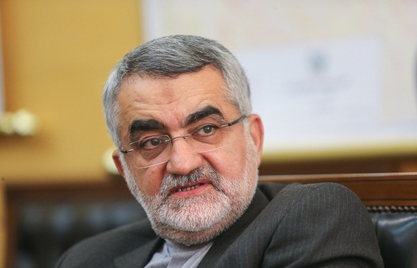 قدرت دفاعی ایران اجازه کوچکترین تعرض به خاک کشور را نمیدهد قدرت دفاعی ایران اجازه کوچکترین تعرض به خاک کشور را نمیدهد