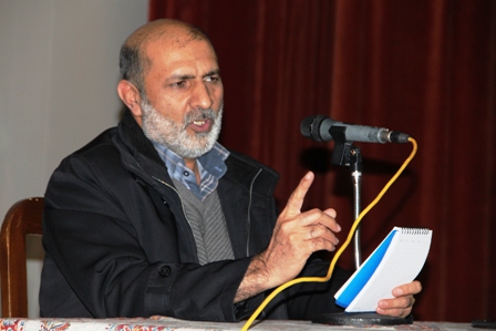 برخی به جای تشکر از مدافعان کشور اقدامات جاری آنها را زیر سوال می‌برند/توان نظامی قدرتمند پشتوانه مباحث سیاست خارجی است