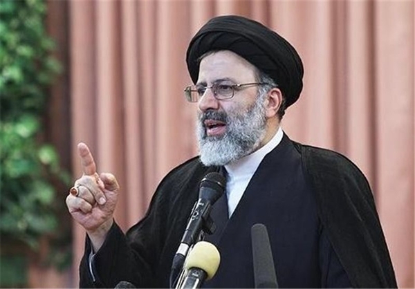 انتظار اینکه آمریکایی‌ها گره از کار ما بگشایند بی‌جا است