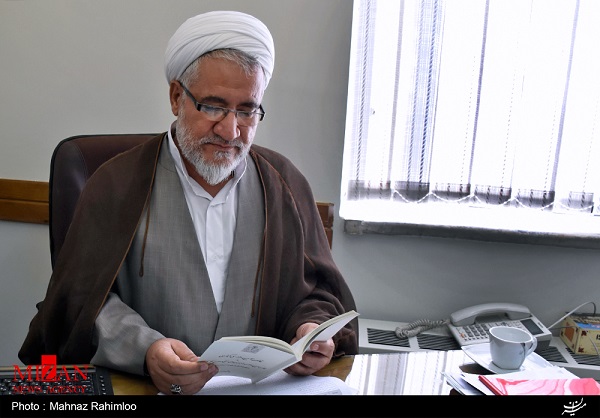 واقعیت اعدام‌های سال 67/ تیر خلاص منافقین بر سر و مغز اعضای خانواده‌هایشان/ کشف اسناد توطئه مجاهدین خلق در زندان/ ماجرای ترور غم انگیز یک زن باردار/ چرایی حکومت مریم رجوی بر منافقین/ چرا منتطری مقابل امام خمینی (ره) ایستاد