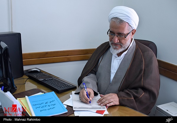 واقعیت اعدام‌های سال 67/ تیر خلاص منافقین بر سر و مغز اعضای خانواده‌هایشان/ کشف اسناد توطئه مجاهدین خلق در زندان/ ماجرای ترور غم انگیز یک زن باردار/ چرایی حکومت مریم رجوی بر منافقین/ چرا منتطری مقابل امام خمینی (ره) ایستاد