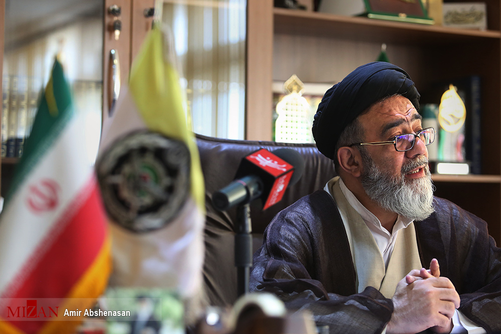 میلیون‌ها جوان ایرانی آماده دفاع از حریم اهل بیت (ع) هستند/برخی از جوانان وظیفه عاشقانه التماس می کنند که به سوریه اعزام شوند