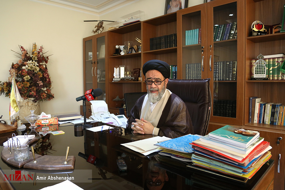 میلیون‌ها جوان ایرانی آماده دفاع از حریم اهل بیت (ع) هستند/برخی از جوانان وظیفه عاشقانه التماس می کنند که به سوریه اعزام شوند