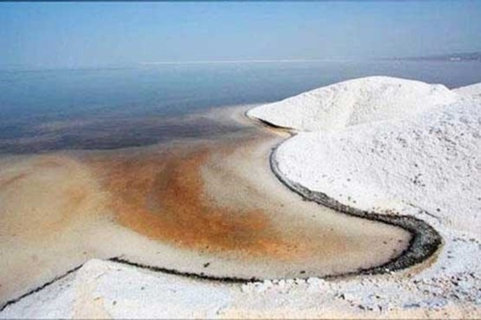عجیبترین دریاچهها و تالابهای ایران+عکس عجیبترین دریاچهها و تالابهای ایران+عکس