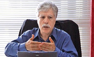 استاد دانشگاه آمریکا: احتمال گران شدن دلار وجود دارد