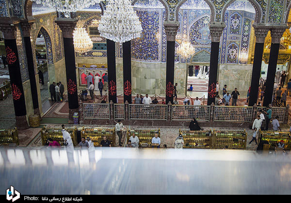 سیاه پوش کردن حرم امام حسین(ع)/عکس