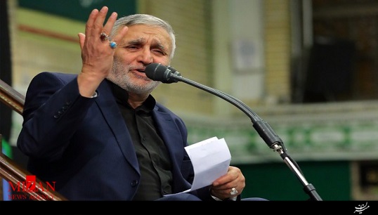 مداحی حاج منصور ارضی در شب هفتم عزاداری ایام محرم در حضور رهبر انقلاب + صوت