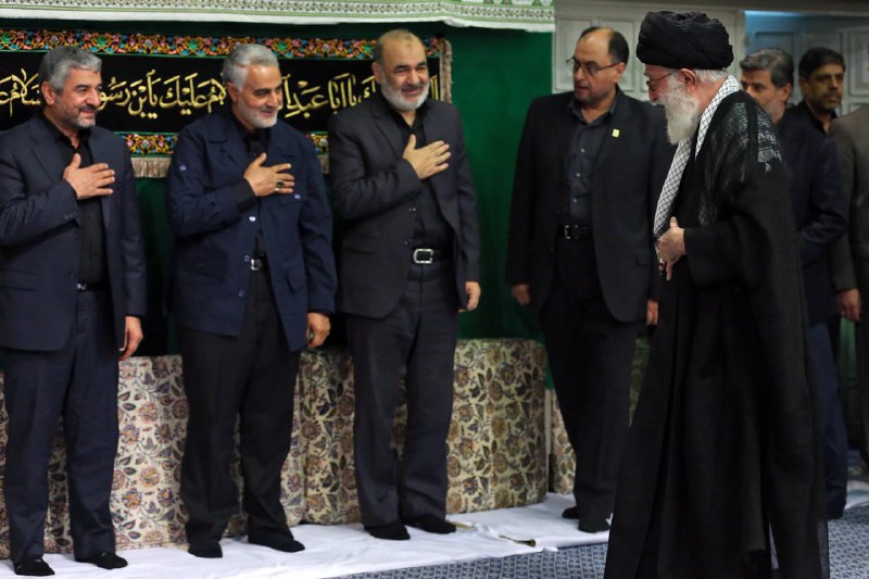حضور سراشگر سلیمانی در مراسم شام غریبان حسینیه امام خمینی حضور سراشگر سلیمانی در مراسم شام غریبان حسینیه امام خمینی