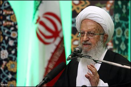 تاکید آیت الله مکارم شیرازی بر لزوم تقویت بنیه نظامی و دفاعی کشور