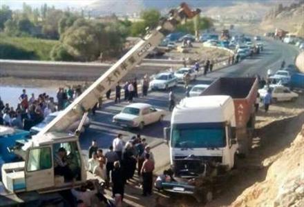 مرگ 5 عضو یک خانواده در اثر تصادف
