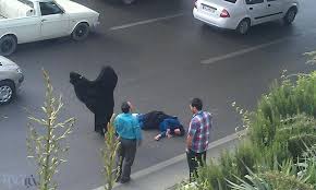 2دختر جوان برای خارج شدن از خانه،خودشان را از طبقه چهارم پرت کردند 2دختر جوان برای خارج شدن از خانه،خودشان را از طبقه چهارم پرت کردند