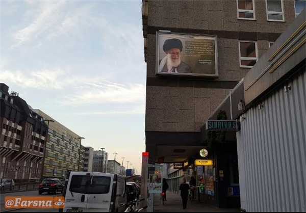 نامه رهبر انقلاب به جوانان اروپا در بیلبوردهای شهرهای آلمان+تصاویر نامه رهبر انقلاب به جوانان اروپا در بیلبوردهای شهرهای آلمان+تصاویر