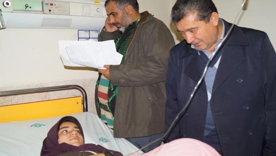 خجسته به نمایندگی از لاریجانی از دانشآموزان مصدوم اردوی راهیان نور عیادت کرد خجسته به نمایندگی از لاریجانی از دانشآموزان مصدوم اردوی راهیان نور عیادت کرد