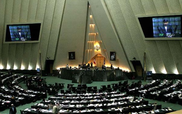 نشست غیر علنی نمایندگان مجلس برای تصمیم گیری درباره نحوه بررسی برنامه ششم
