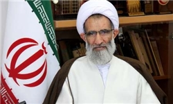 انتقاد از عدم حضور برخی از مسؤولین در جلسه توسعه فعالیت‌های قرآنی