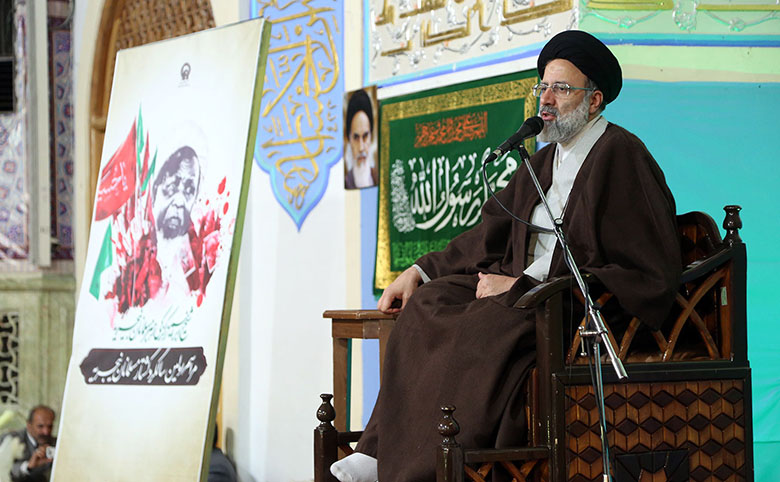 آینده متعلق به مجاهدانی است که در مسیر حق حرکت می­ کنند
