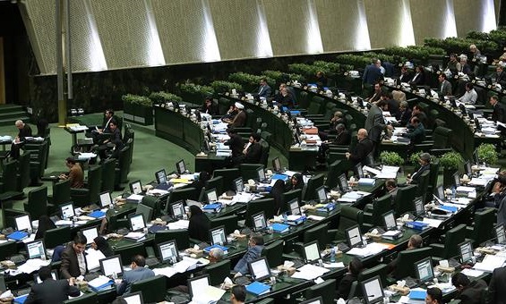 دولت مکلف به بررسی جهت همسان سازی در دریافت شاغلان و بازنشستگان شد