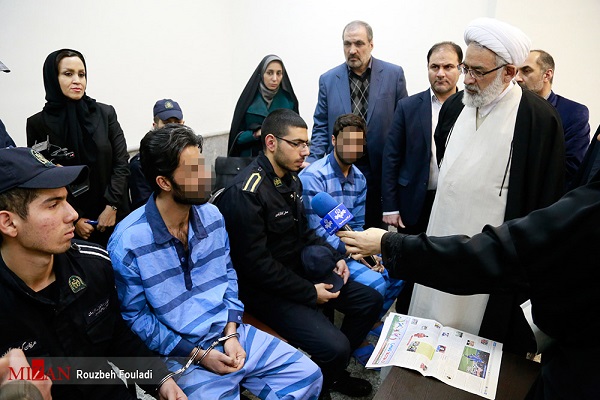 دادستان کل کشور به صورت سرزده از دادسراهای جنایی و ویژه سرقت تهران بازدید کرد/ دستور ویژه برای رسیدگی فوق العاده به پرونده سارقان مسلح مغازهها دادستان کل کشور به صورت سرزده از دادسراهای جنایی و ویژه سرقت تهران بازدید کرد/ دستور ویژه برای رسیدگی فوق العاده به پرونده سارقان مسلح مغازهها