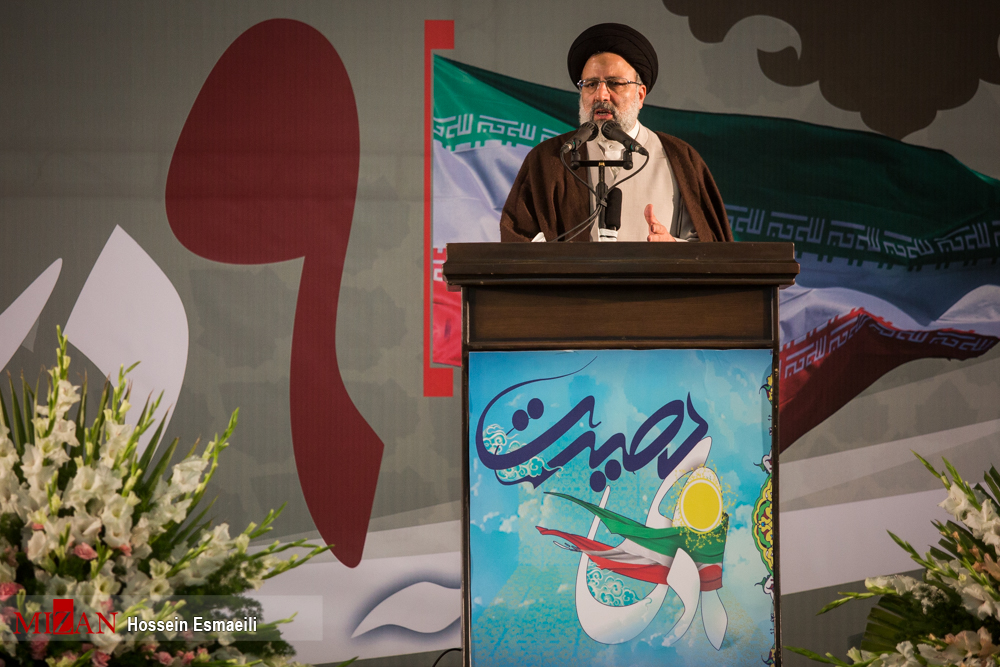 9 دی روز پایان یافتن زهر فتنه با پادزهر بصیرت بود/ روحیه آمادگی در مقابل خطر مؤلفه مهم قدرت ایران است