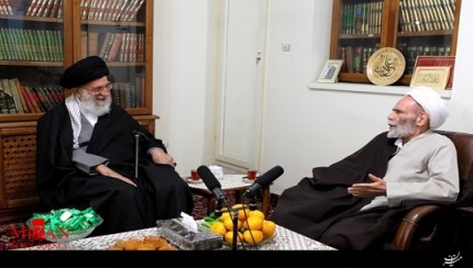 حضور رهبرانقلاب در منزل حضرت آيتالله مجتبی تهرانی + فیلم حضور رهبرانقلاب در منزل حضرت آيتالله مجتبی تهرانی + فیلم