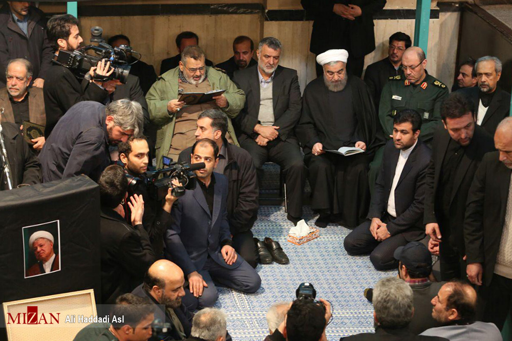 اولین مراسم سوگواری آیت الله هاشمی رفسنجانی با حضور روحانی برگزار شد+تصاویر اولین مراسم سوگواری آیت الله هاشمی رفسنجانی با حضور روحانی برگزار شد+تصاویر
