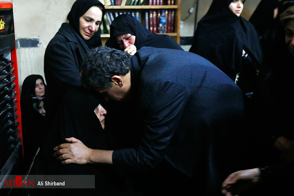 رهبر انقلاب: هیچ کس برای من هاشمی نمیشود/ جای هیچ شبهه ای در فوت آیت الله وجود ندارد/ خاطره ای محرمانه از مرحوم هاشمی که پس از مرگش بازگو شد/واکنش های بین المللی همچنان ادامه دارد + فیلم و تصاویر رهبر انقلاب: هیچ کس برای من هاشمی نمیشود/ جای هیچ شبهه ای در فوت آیت الله وجود ندارد/ خاطره ای محرمانه از مرحوم هاشمی که پس از مرگش بازگو شد/واکنش های بین المللی همچنان ادامه دارد + فیلم و تصاویر