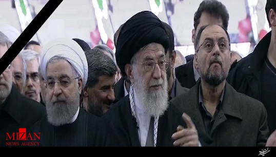 پاسخ رهبرانقلاب به شعارها: همه باید نماز بخوانند + فیلم پاسخ رهبرانقلاب به شعارها: همه باید نماز بخوانند + فیلم