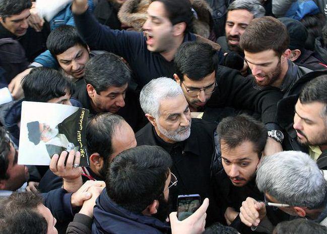 صفوف گسترده نمازگزاران در اقامه نماز بر پیکر آیت الله هاشمی رفسنجانی به امامت مقام معظم رهبری/آغاز تشییع پیکر+فیلم و تصاویر صفوف گسترده نمازگزاران در اقامه نماز بر پیکر آیت الله هاشمی رفسنجانی به امامت مقام معظم رهبری/آغاز تشییع پیکر+فیلم و تصاویر