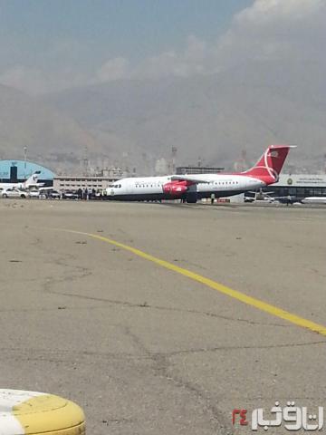 فرود هواپیما بدون چرخ در مهرآباد /باند فرودگاه مسدود شد+عکس فرود هواپیما بدون چرخ در مهرآباد /باند فرودگاه مسدود شد+عکس