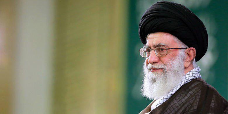 روایتی از گوشه و کنار یک عمر ایستادگی