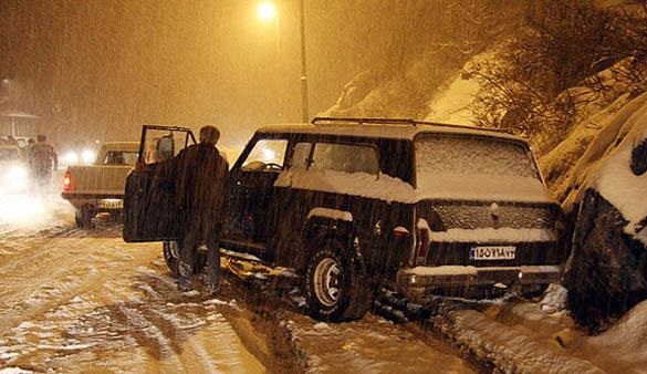 5نكته مهم رانندگی در هوای بارانی و برفی/ هنگام سر خوردن چكار كنیم