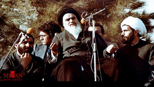 اولینسخنان سرنوشتساز امام خمینی(ره) پس از ورود به کشور + فیلم اولینسخنان سرنوشتساز امام خمینی(ره) پس از ورود به کشور + فیلم