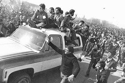 جزئیاتی از استقبال و حفاظت از امام خمینی در روز 12 بهمن/ فرزند کدام شهید در مراسم استقبال از امام صحبت کرد؟