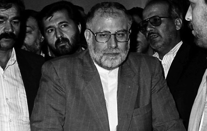 در زمان آمدن امام به پاریس، رابط اصلی آقای دکتر بود/علائق شخصی دکتر حبیبی قرآن، کتاب و موسیقی بود