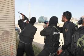 مجروح شدن هفت پلیس و هلاکت یک قاچاقچی در بروجن/ فرار متهمان از صحنه درگیری
