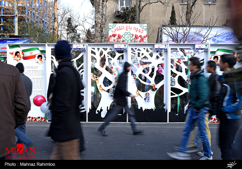 اکران تبلیغات فرهنگی بر روی 400 سازه تبلیغاتی/ نظافت مسیر راهپیمایی 22 بهمن با بیش از 2 هزار نیروی انسانی