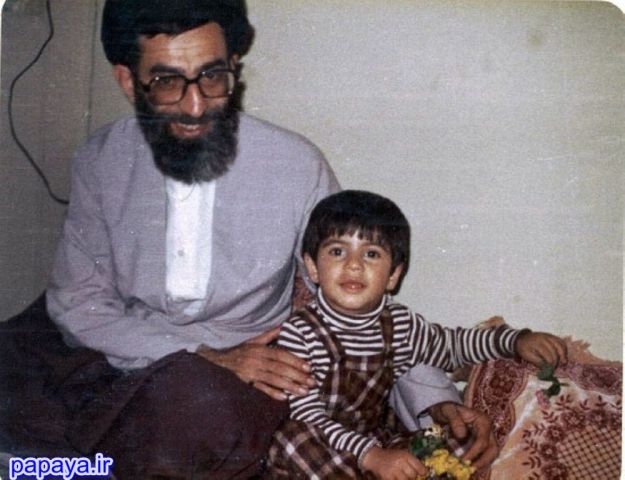 امداد رسانی مقام معظم رهبری به سیل زدگان در تبعید/ از اسکی شاه در پاریس تا حضور رهبر در میان محرومان بلوچستان امداد رسانی مقام معظم رهبری به سیل زدگان در تبعید/ از اسکی شاه در پاریس تا حضور رهبر در میان محرومان بلوچستان