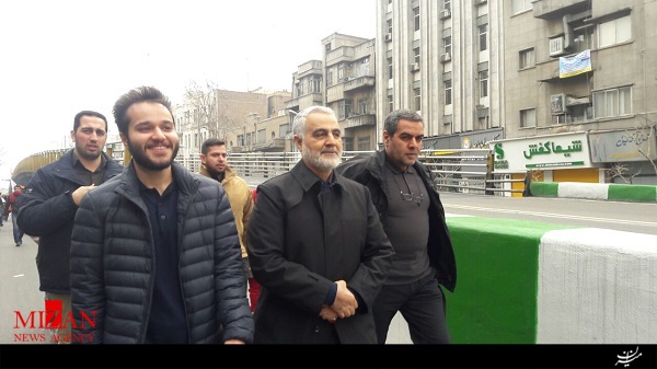 سرلشکر سلیمانی به جمع راهپیمایان 22 بهمن پیوست + عکس