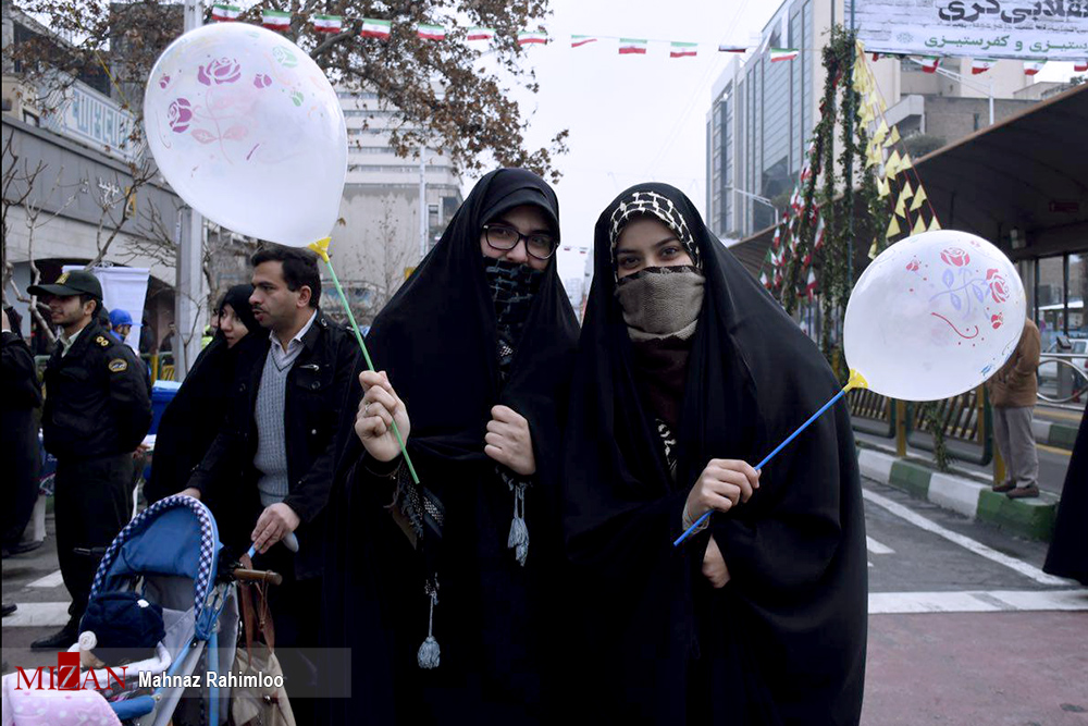 آغاز مراسم راهپیمایی 22 بهمن در سراسر کشور/ فرمانده نیروی قدس سپاه در خیل عظیم جمعیت