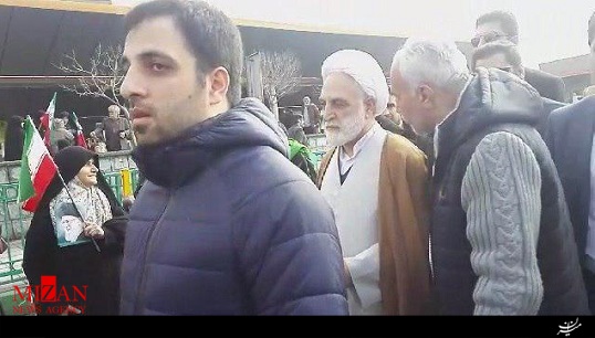 حضور حجت الاسلام‌ محسن اژه‌ای در راهپیمایی 22 بهمن + فیلم